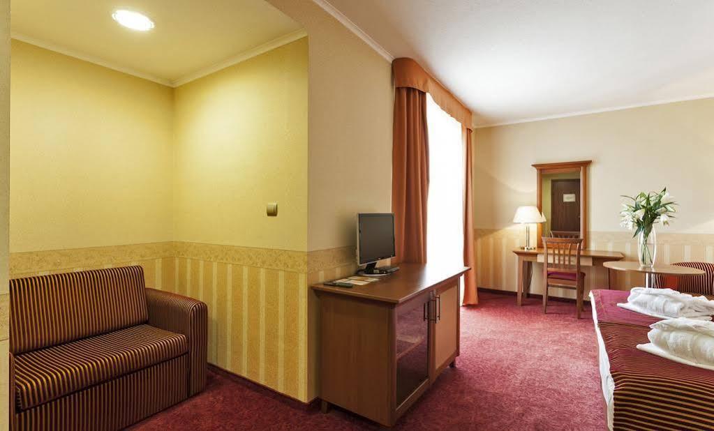 Balneo Hotel Zsori Thermal & Wellness Мезёкёвешд Экстерьер фото