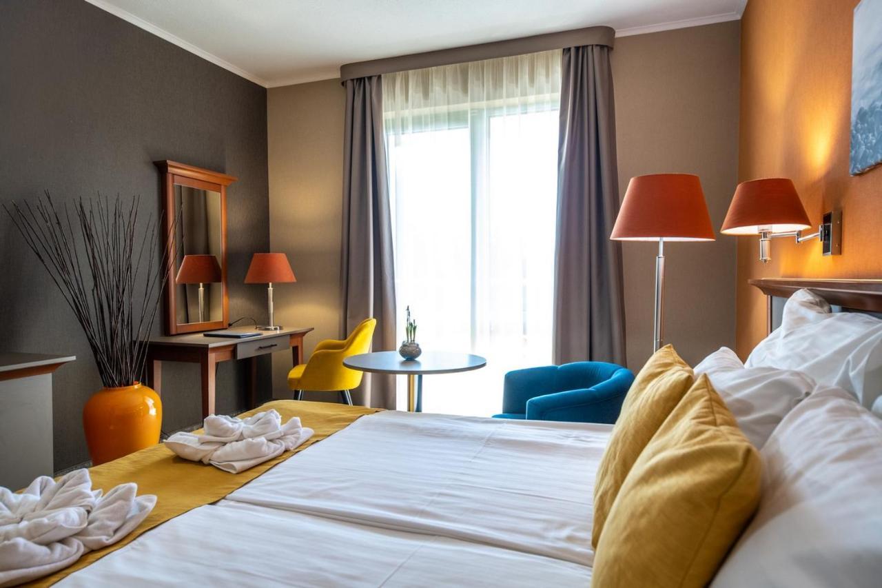Balneo Hotel Zsori Thermal & Wellness Мезёкёвешд Экстерьер фото