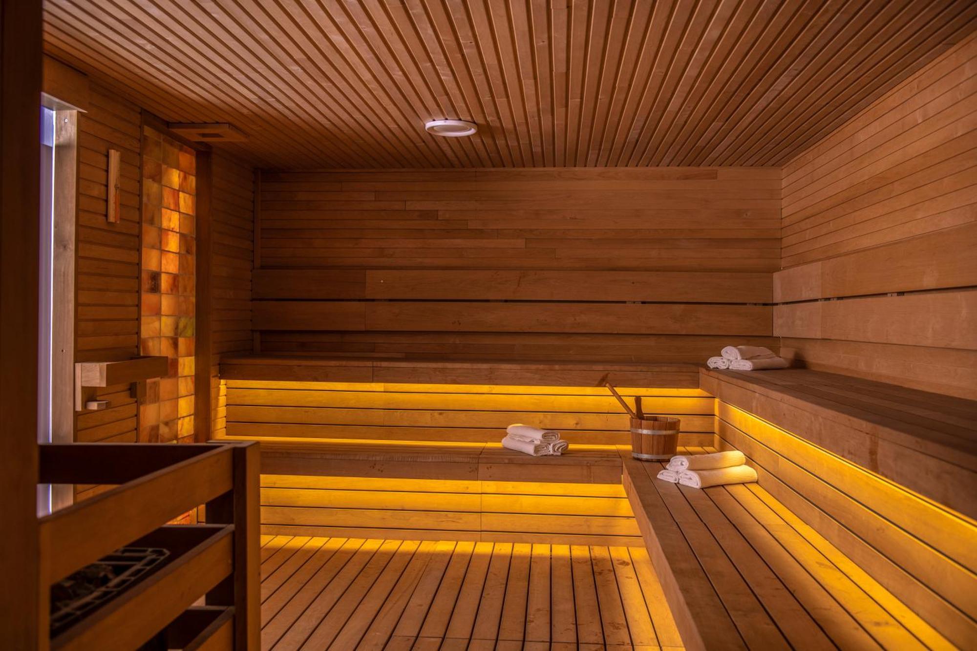 Balneo Hotel Zsori Thermal & Wellness Мезёкёвешд Экстерьер фото